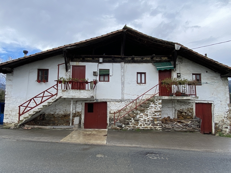 Etxebarri Baserria. Laudio (Larra)