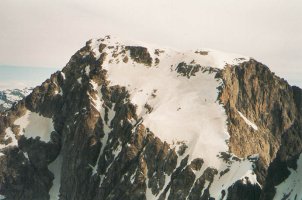 Balaitusen hegomendebaldeko isurialdea Frondellatik