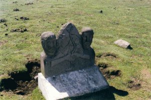 Peio Etxart eta Ramon Jaurenaren omenez ezarritako oroitarria