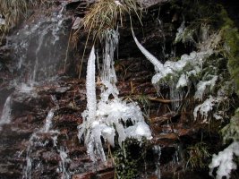 Izotzaren eragina Castillo de Achert igotzen