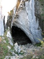 Kobaganeko lehenengo leizea. Erdialdeko sarrera.