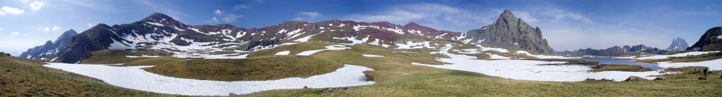 Anayeteko lakuen goi-lautadaren ikuspegi zabala