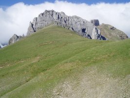 Pico Rigüelo eta Lecheríneko mailoak hego-mendebaldetik ikusita