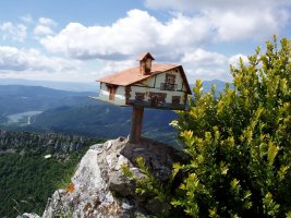 Txartelontzietako bat