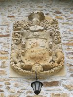 Elkoro Barrutia baserriko armarria, Bergara