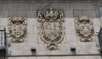 Udaletxeko armarriak, Deba