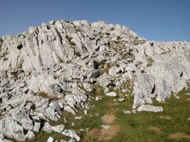 Hirumugarrieta (Intzako Dorrea) (1431m) azken metroak ekialdetik