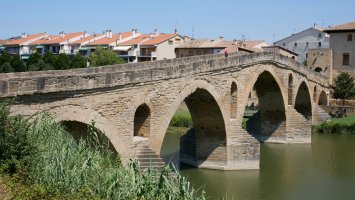 Zubia, Gares