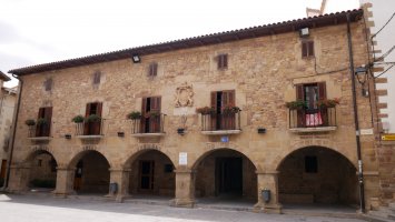 Udaletxea, Zirauki