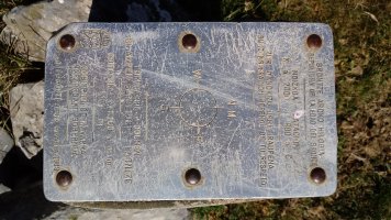 Bi Ahizpen Sepulture (Leizegi) trikuharria 3