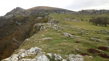 Pelotaleku (1086m) tontorra eta norabide mahaia