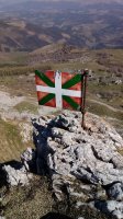 Ikurrina Miruen Haitza eta Aldamin arteko Lepoan