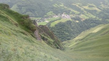 Larraine, gainaldetik