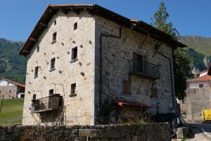 Etxea, Gaintza
