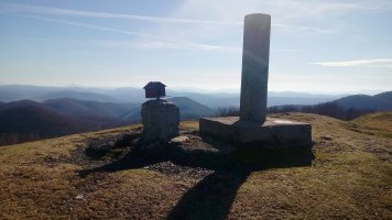 Soratxipi (1120m) erpin geodesikoa eta postontzia