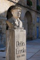 Pello Errotaren omenezko eskultura, Asteasu