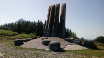 Besaide (555m) eskultura