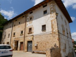 Goikara auzoko etxeak, Apilaiz