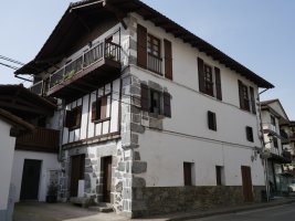 Etxea, Lesaka