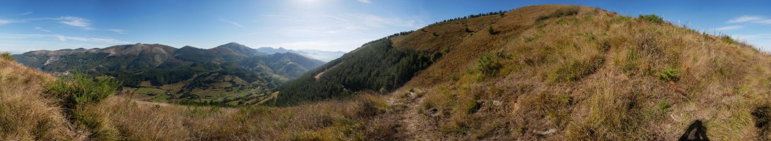 Larrearen ekialdeko magaletik 360º-tako ikuspegia