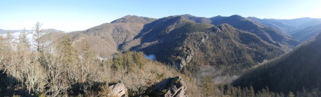 Leitzaran gaineko ikuspegia Larrandainen iparraldeko bizkarretik