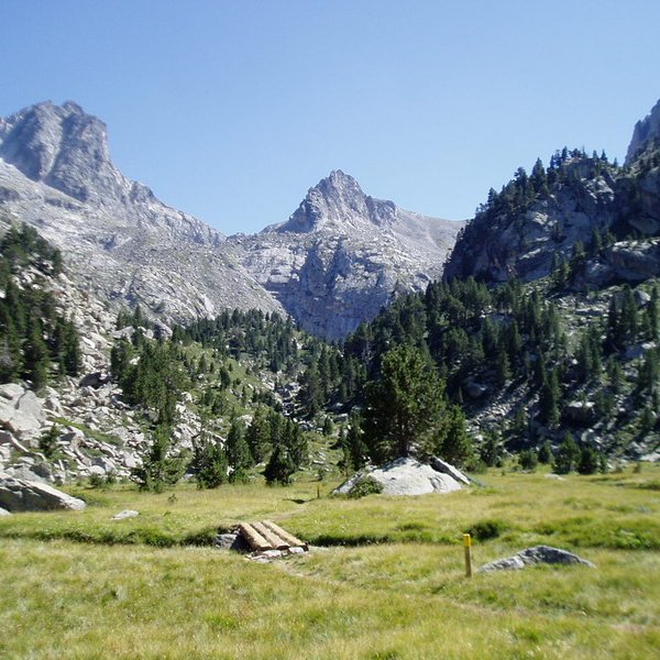 Pic de Peguera eta Pic de Mar Monestero bailaratik ikusita