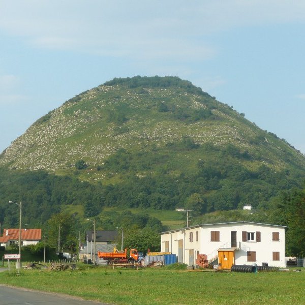 Atharratzetik Datorren Errepidetik