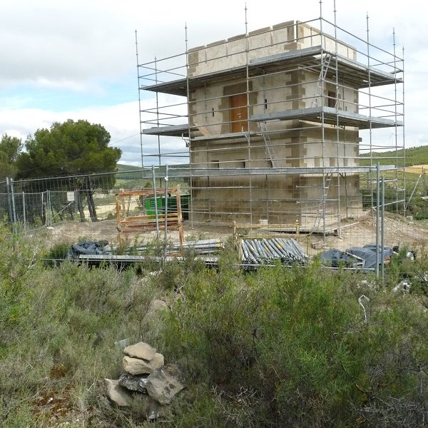 Dorrea eta harri pila gailurrean