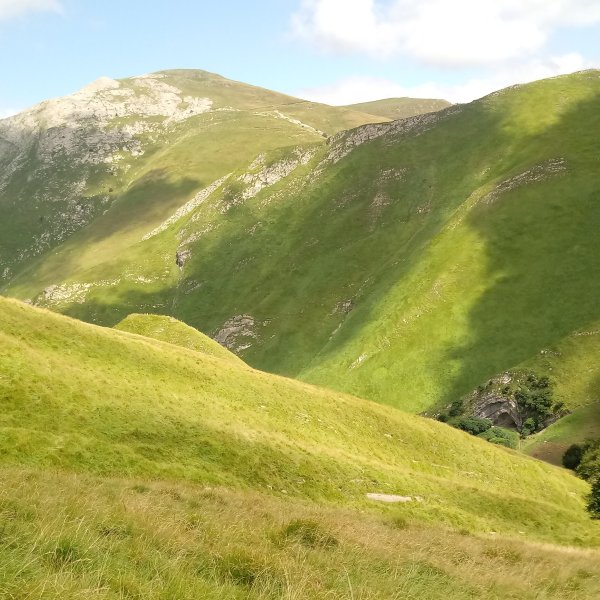 Errozate mendia eta behean Errozateko Harpea