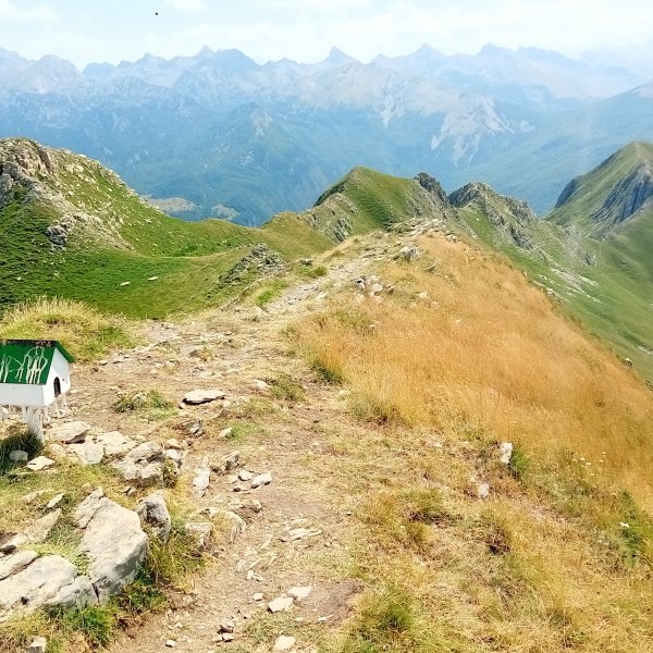 Lakartxela (1982m) tontorreko ikuspegia Ezkieta-Keleta aldera