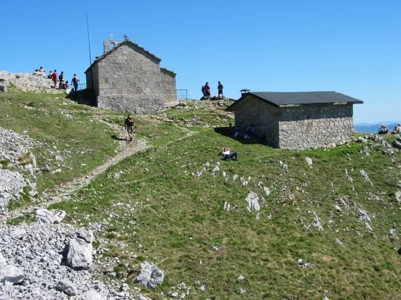 Ermita eta aterpea