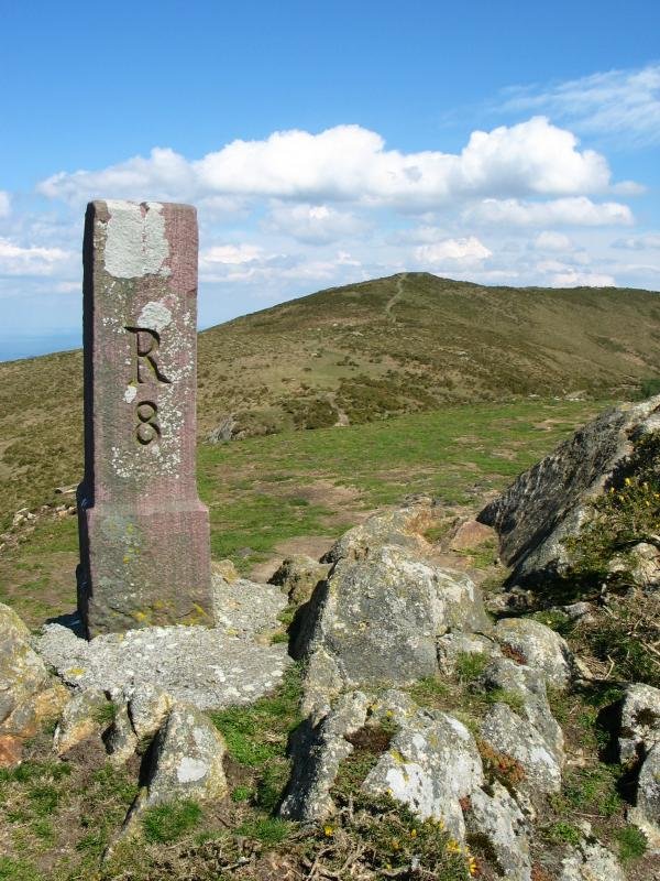 8. mugarria