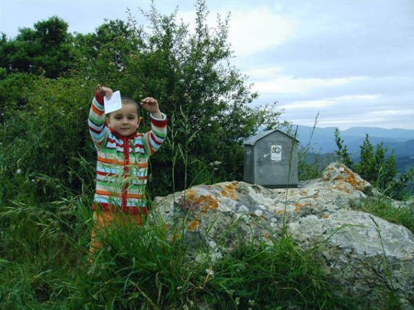 Haritza en la cima de el monte Lemoatxa