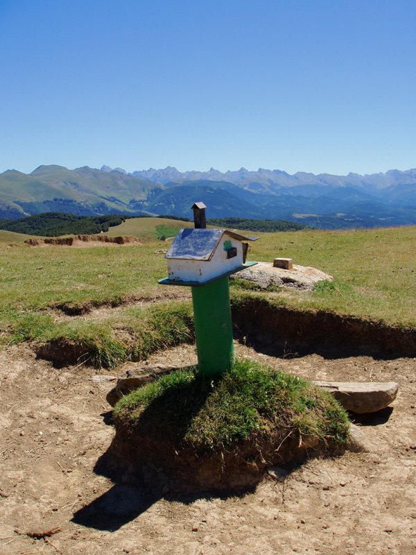 Ekialdeko Abodiko txartelontzia