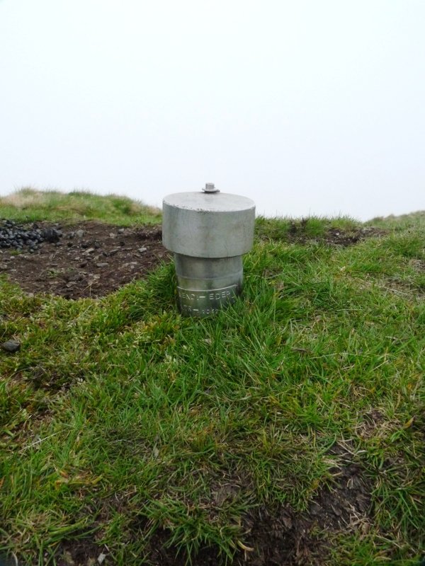 Mendiederreko txartelontzia