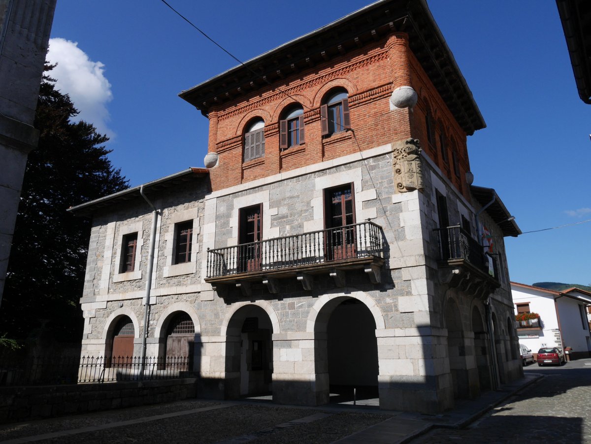 Udaletxea, Bidania