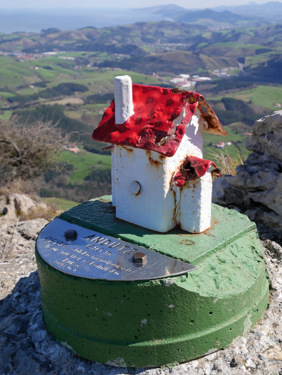 Txartelontzia Andutz tontorrean