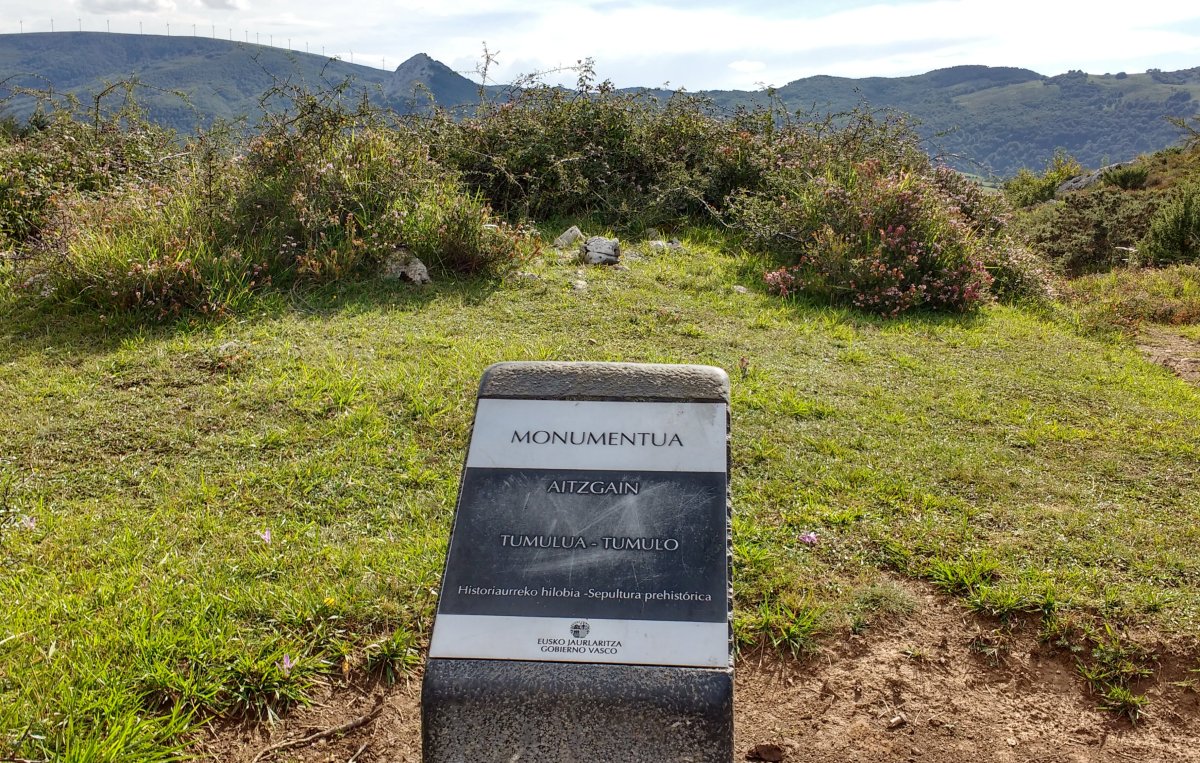 Aitzgaineko tumuloa