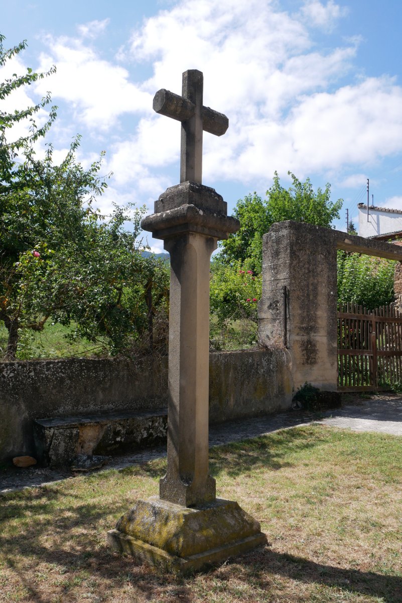Gurutzea Santo Kristo ermitaren aurrean, Kanpezu