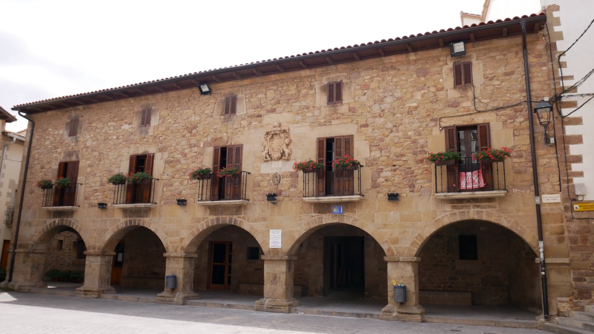 Udaletxea, Zirauki