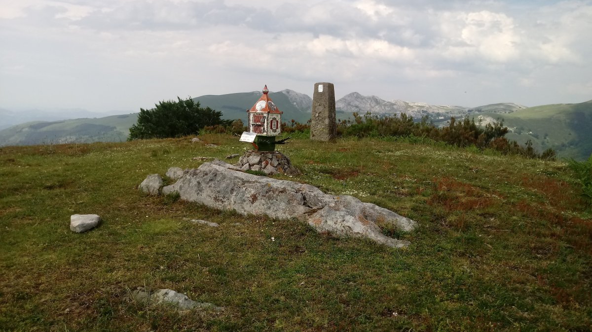 Larrangoiti (1126) tontorra eta postontzia