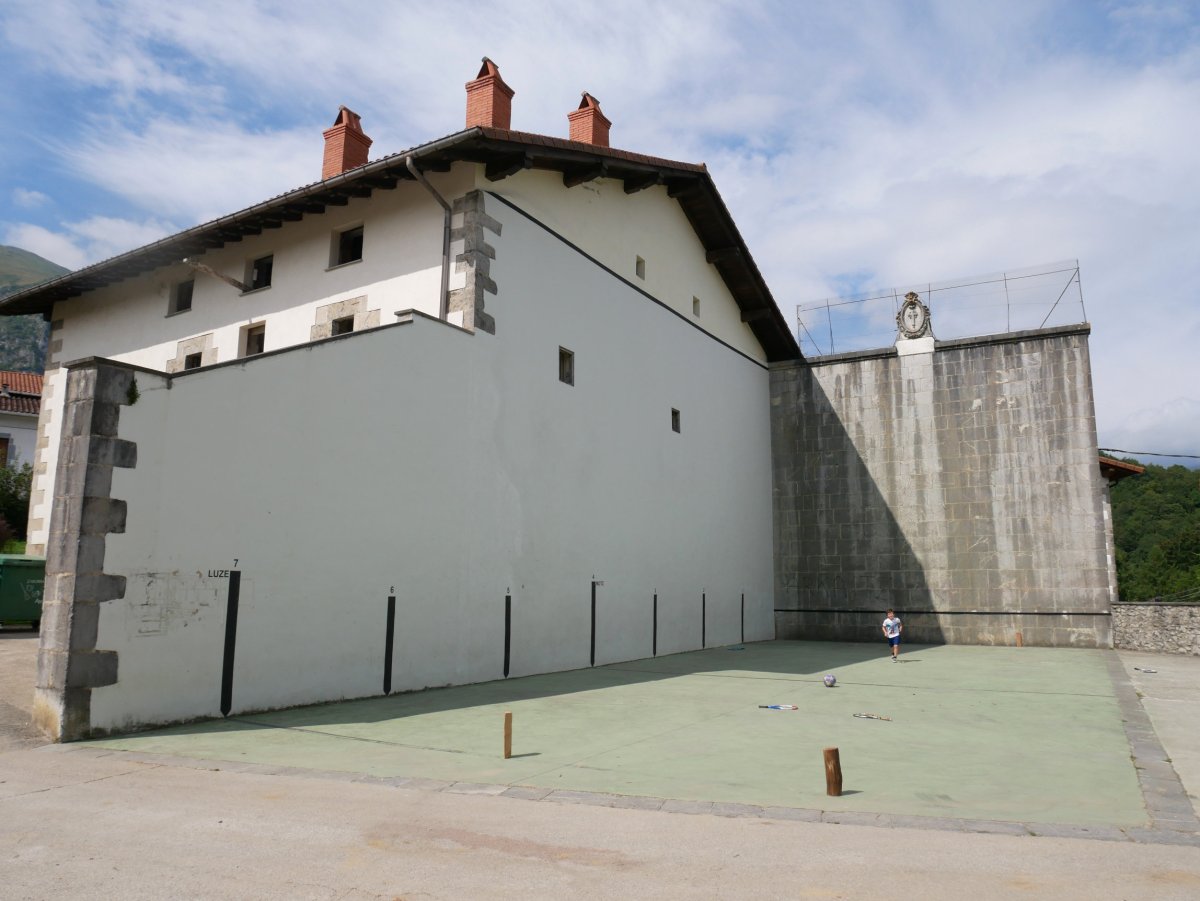 Frontoia, Errazkin