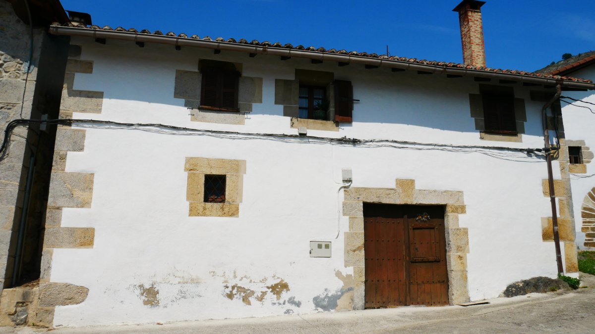 Etxea, Azpirotz