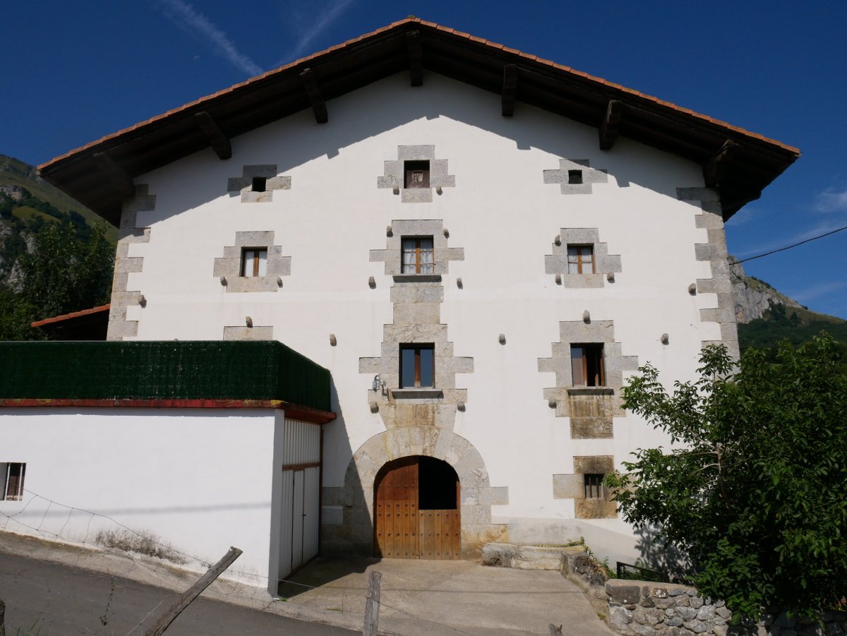 Etxea, Gaintza