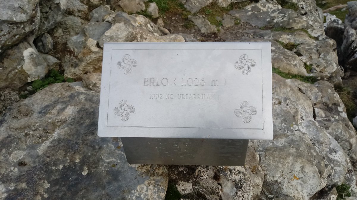 Erlo Hegoa (1026m) postontzia