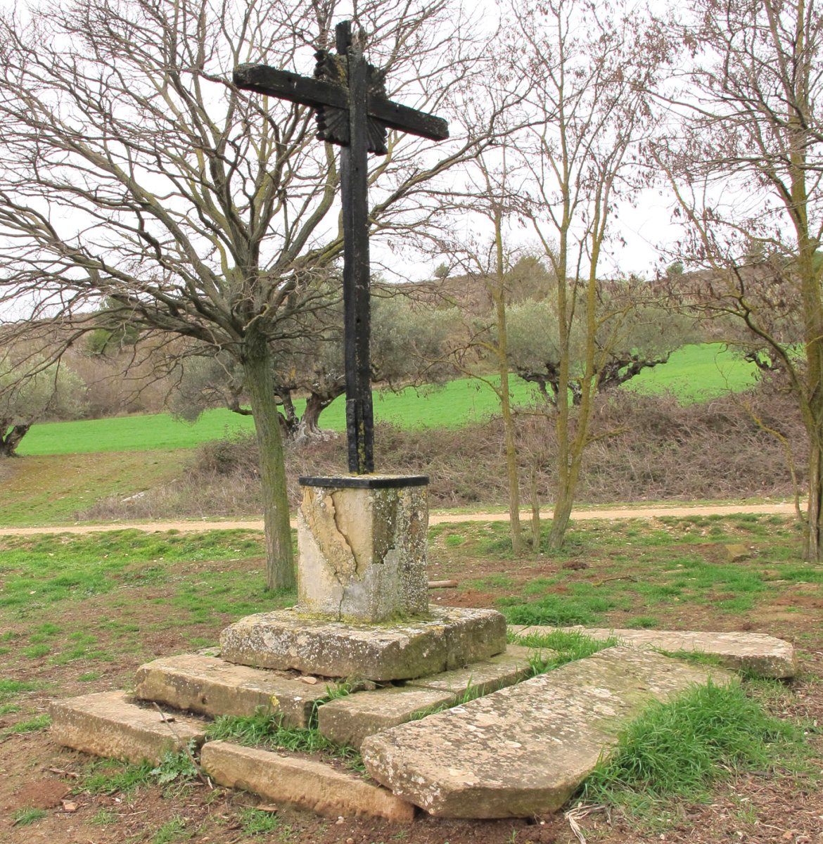 Gurutzea, Mañeru