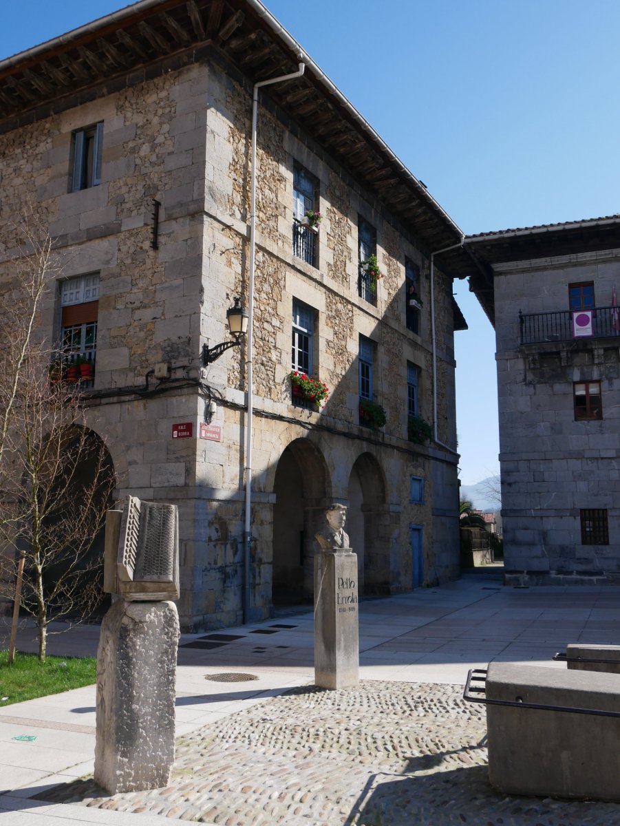 Plaza, Asteasu