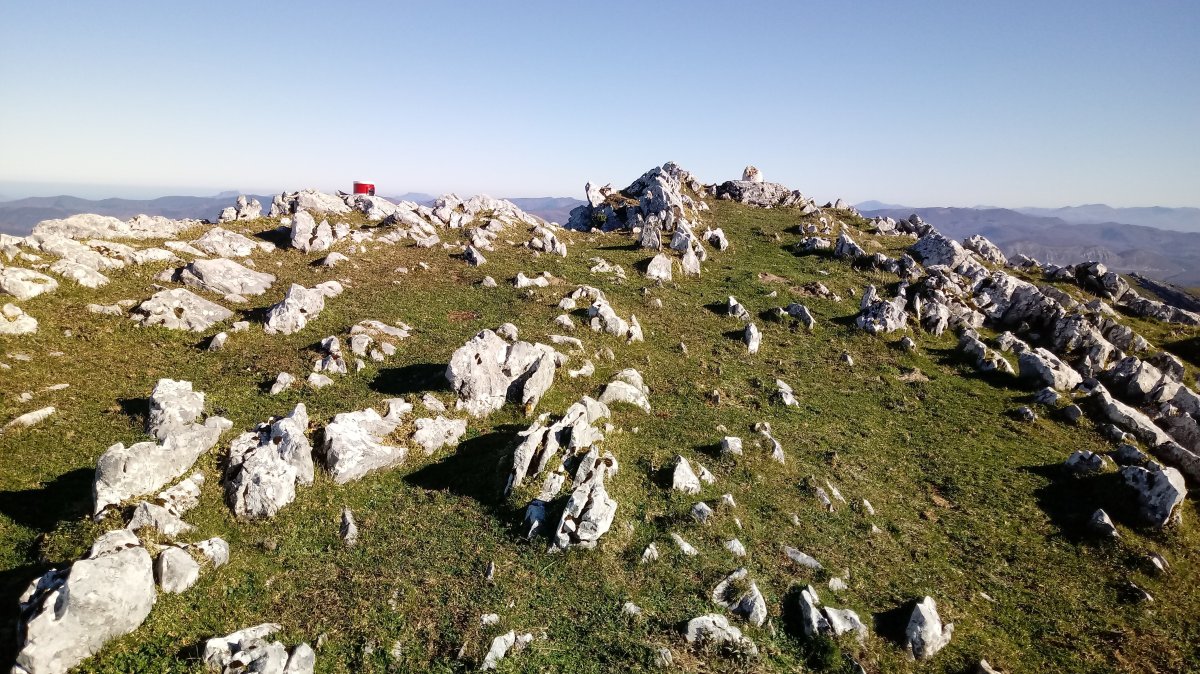 Uzkuiti (1332m) tontorra