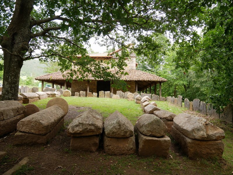 Arginetako hilobiak