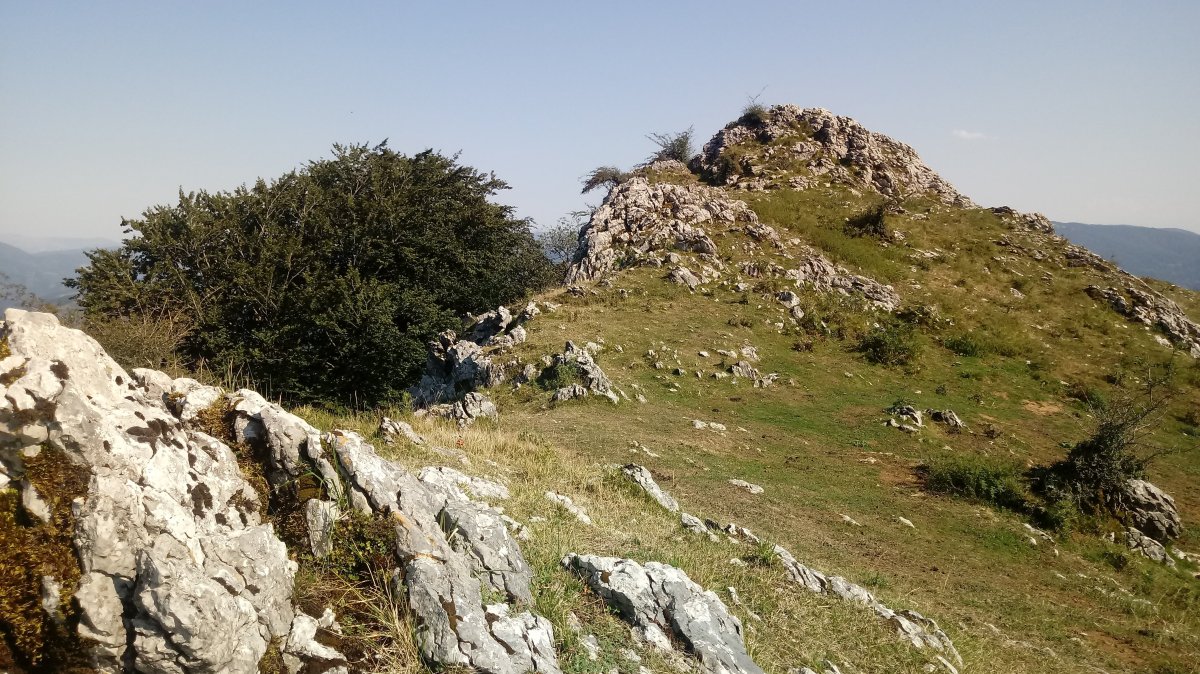 Lurgorri (788m) gainaldea